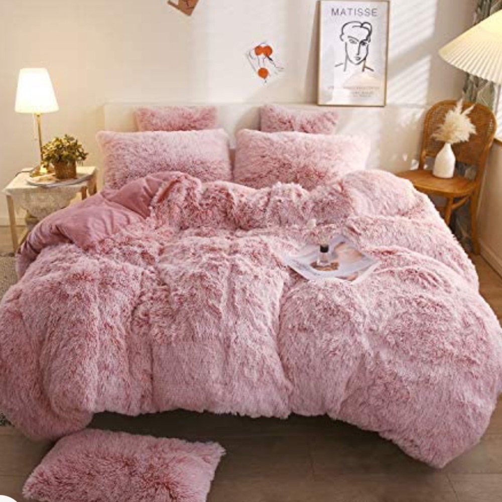 BRAND NEW Queen Shaggy Duvet Cover with Shams